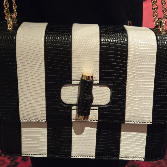 NWT Black and white shoulder bag - Picture 9 of 13